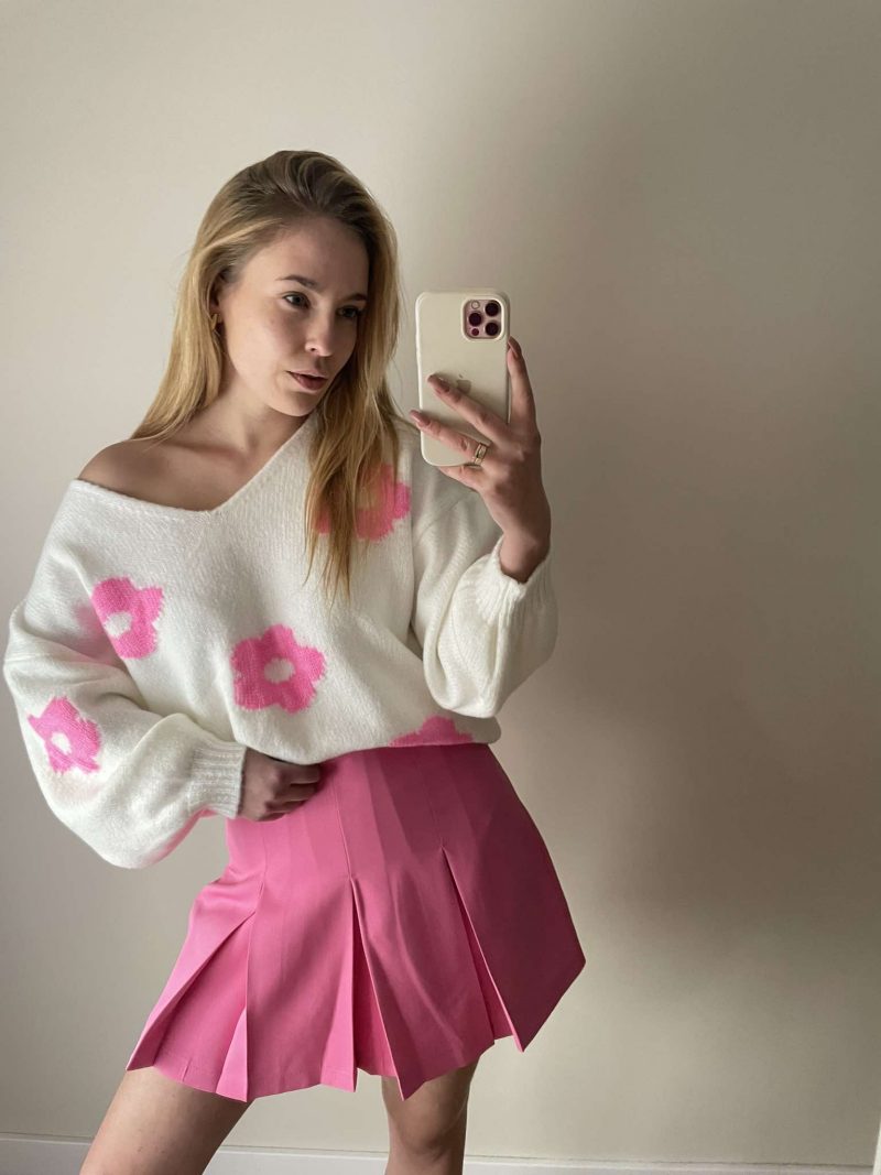 SWETER FLOWERS OVERSIZE BIAŁY/RÓŻ