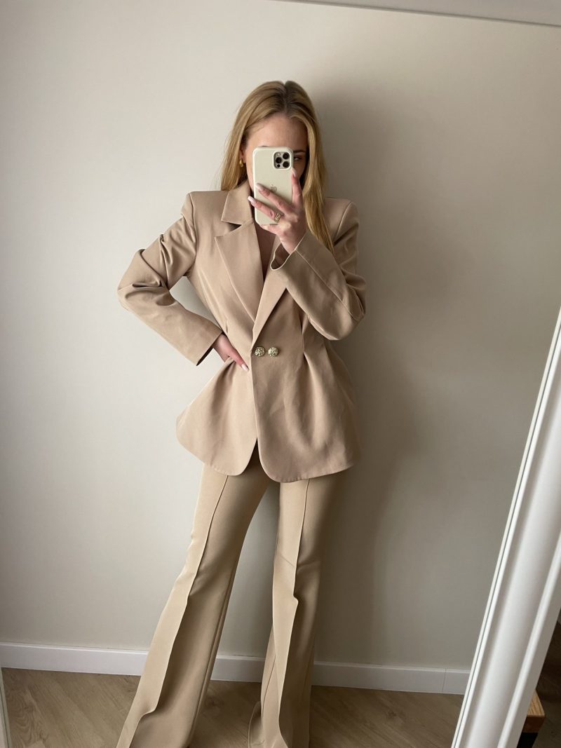 MARYNARKA TALIOWANA OVERSIZE CIEMNY BEŻ La Milla UNI