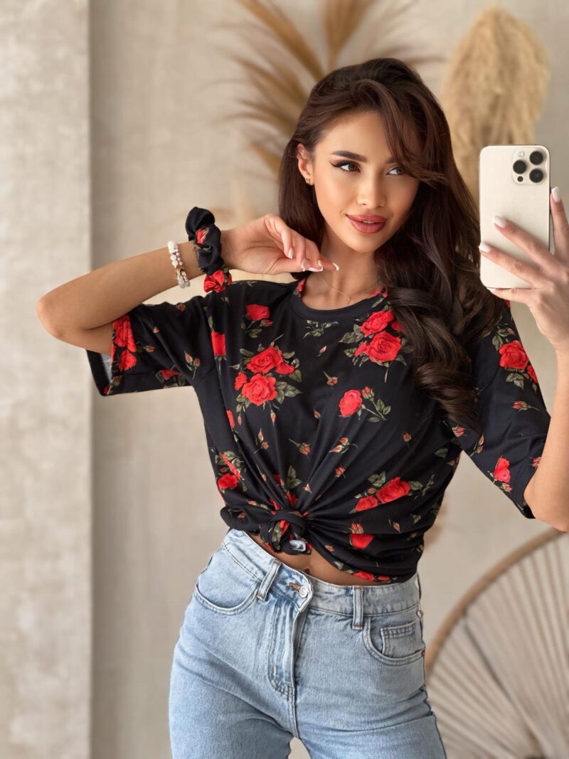 T-SHIRT Z GUMKĄ SONYA OVERSIZE CZARNY W RÓŻE BOCCA