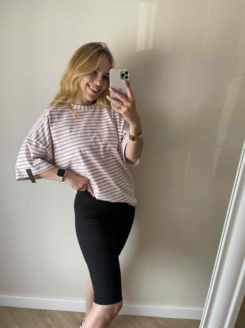 T-SHIRT OVERSIZE W PASKI ME GUSTA RÓŻOWO/BIAŁA