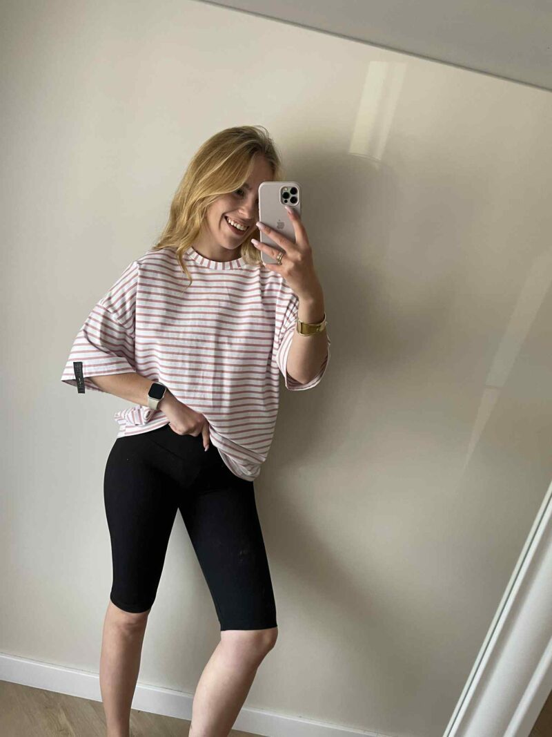 T-SHIRT OVERSIZE W PASKI ME GUSTA RÓŻOWO/BIAŁA