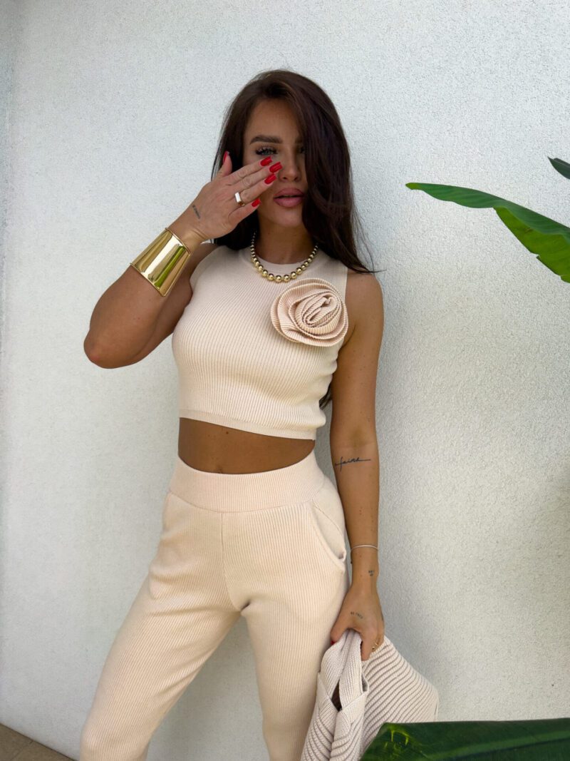KOMPLET SWETERKOWY TOP+ SPODNIE DELANI ROSE – WANILIA BY ME UNI